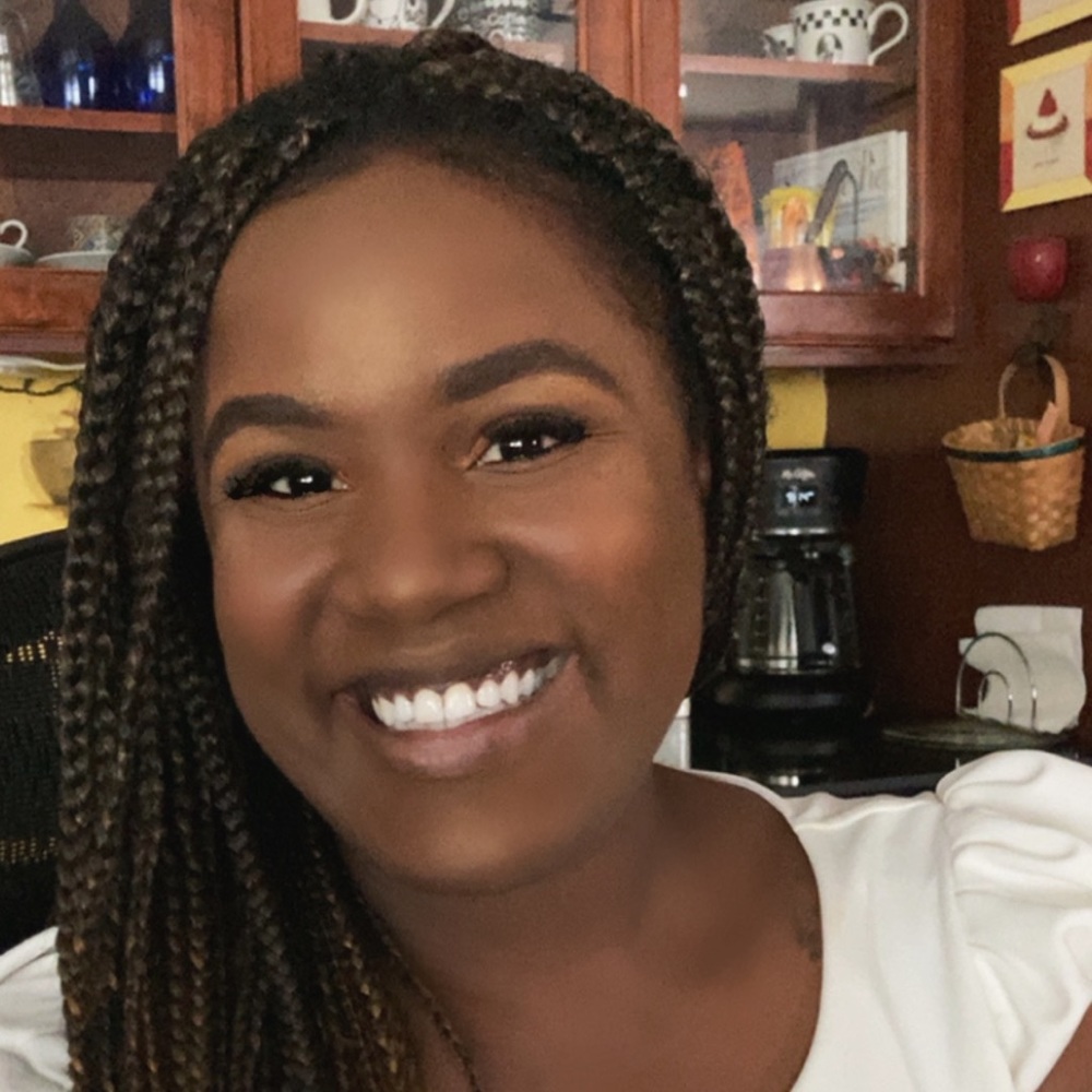 Meet your Posher, Desiree